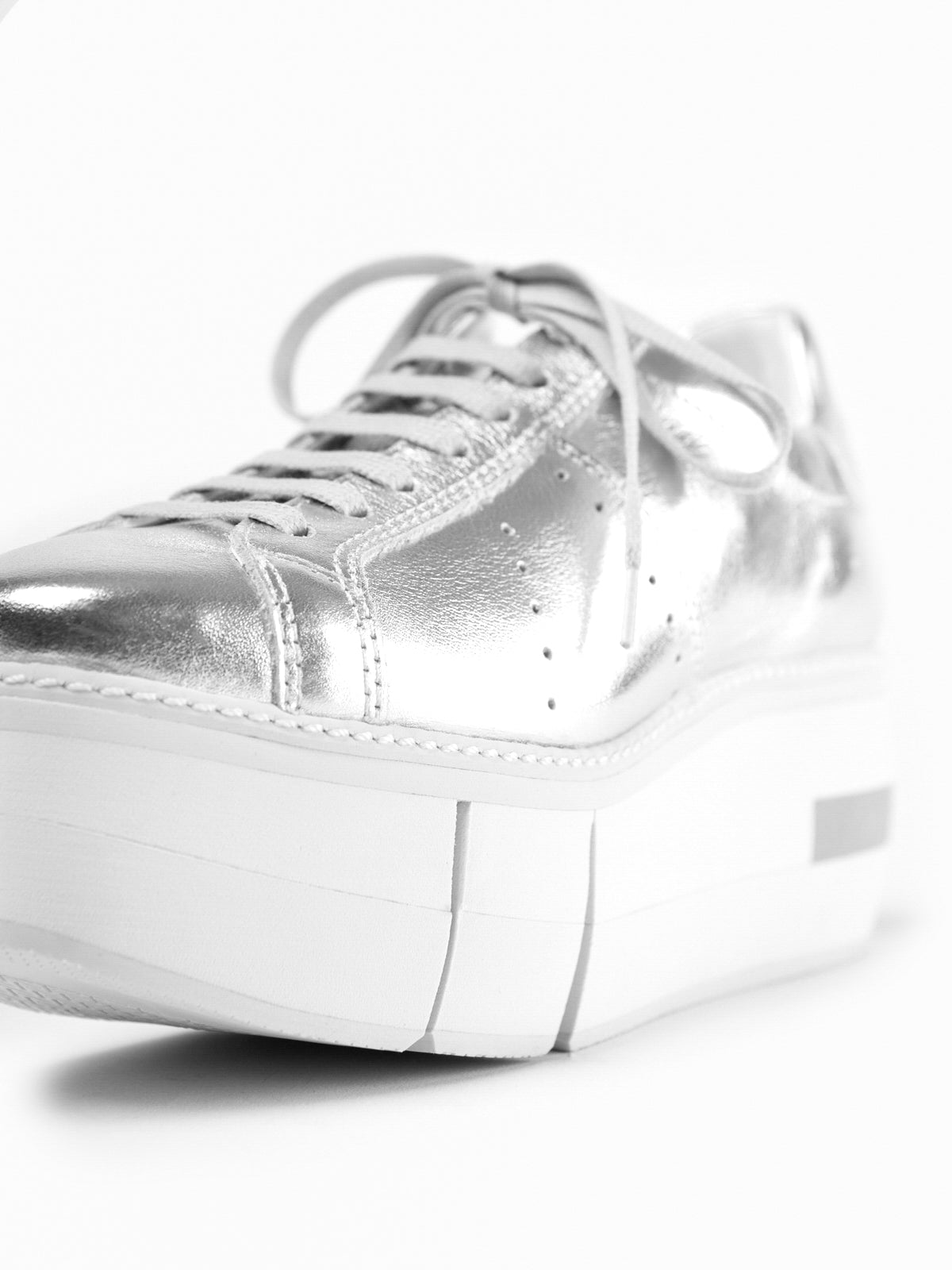 MIRANDE | METALLIC LEATHER SILVER