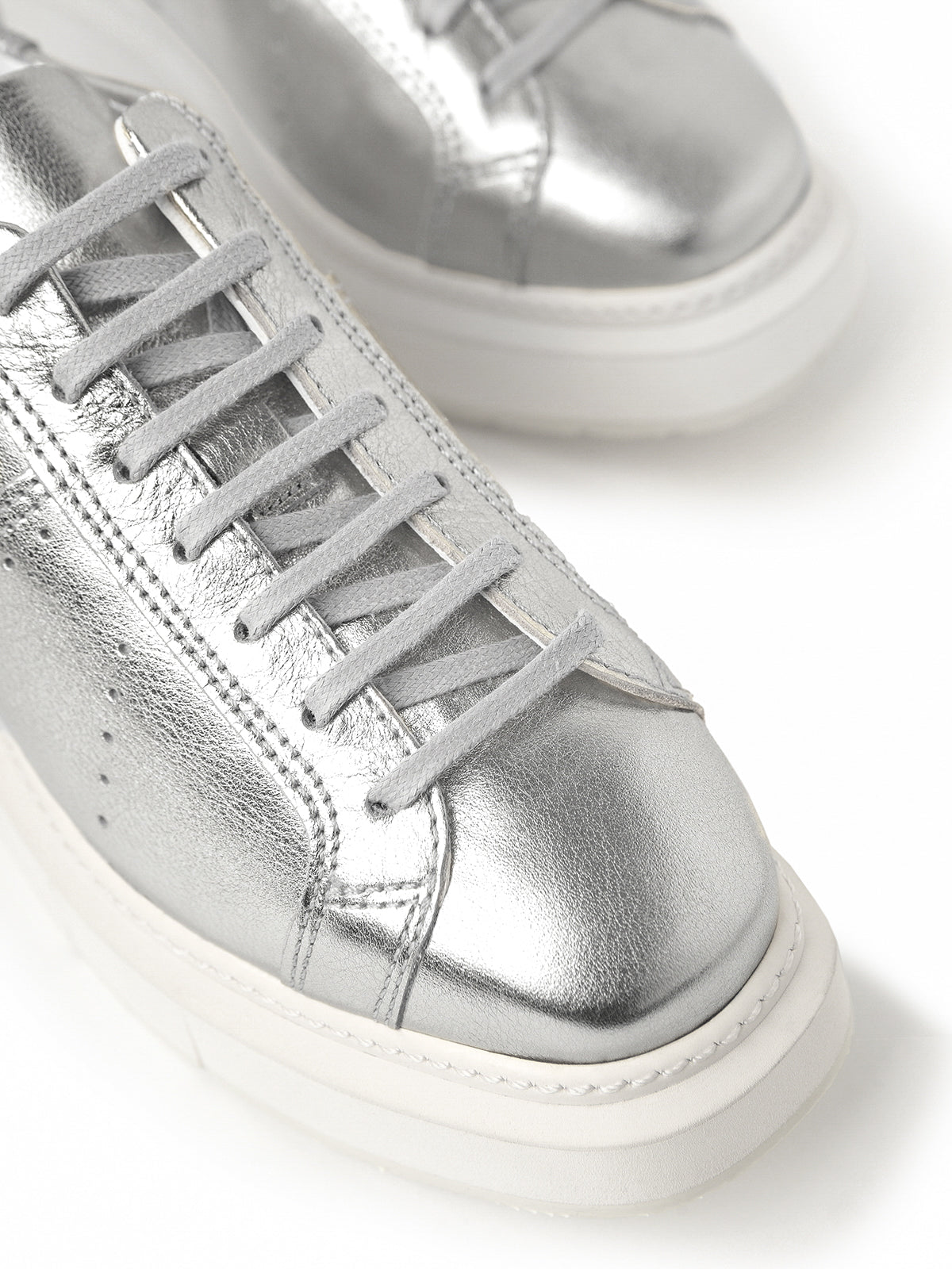 AGEN | METALLIC LEATHER SILVER